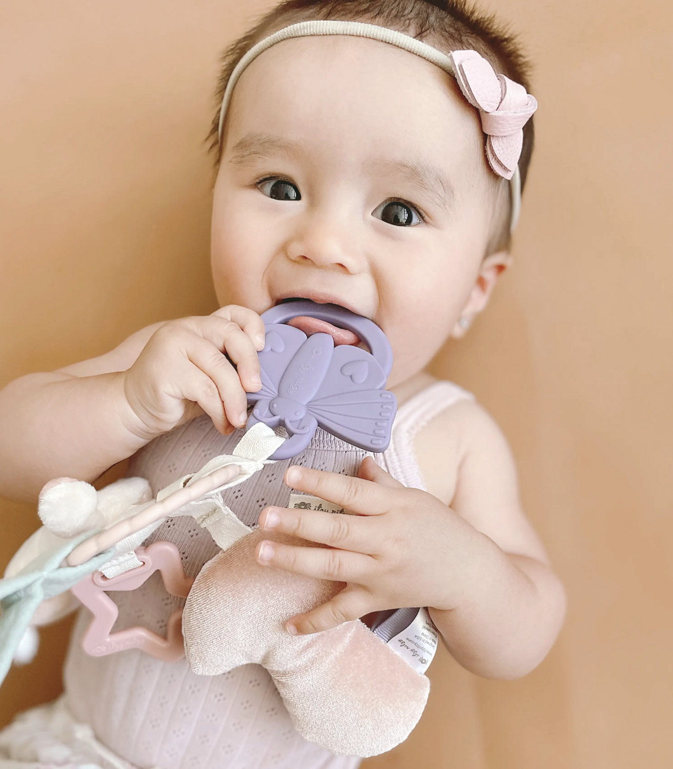 Itzy Ritzy - Bitzy Busy Ring Teething Activity Toy Bunny